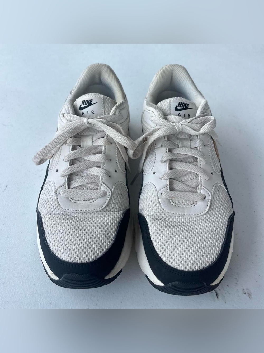 Nike Air Max Sneakers Women’s Size 9 White Black Gold Athletic Shoes - Picture 3 of 8